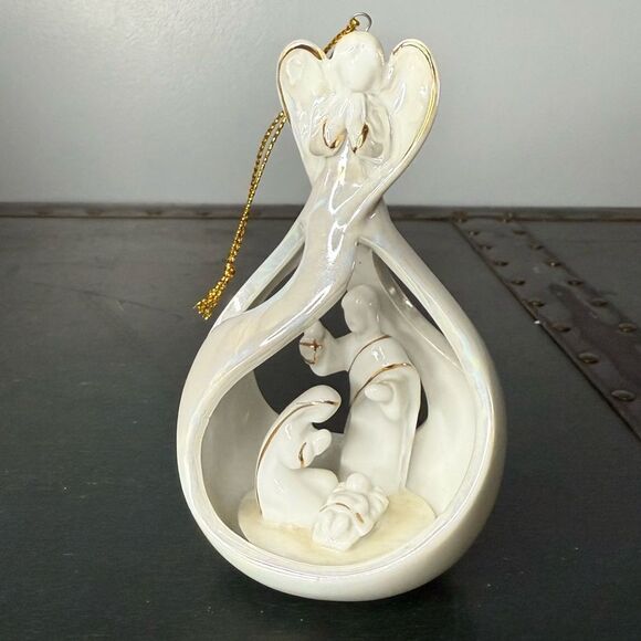 Angel Watching Over Holy Family Ornament Gift Indoor Home Decor Any Occasion - Picture 2 of 4